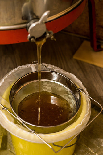 Understanding Fluid Ounces vs. Honey Weight